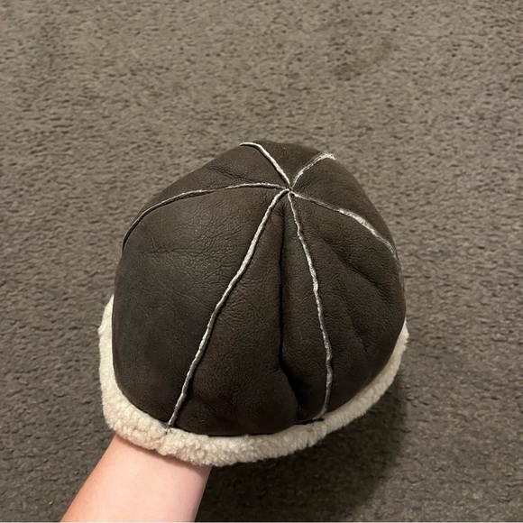 Celtic & Co. Leather Sherpa Winter Hat - Picture 3 of 6